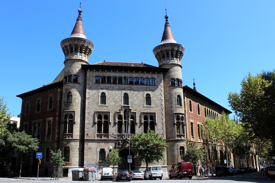 Das Gebäude des städtischen Konservatoriums in der Straße Bruc